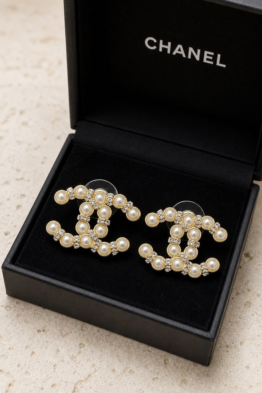 CHANEL Classic Parisian Earrings Style 23 | New with Box - Picture 3 of 9